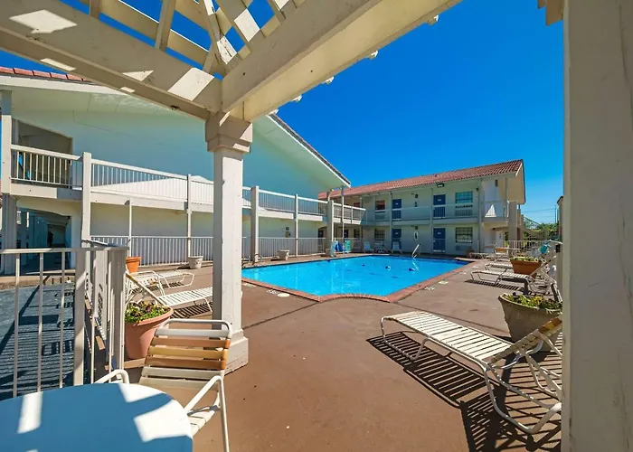 Motel 6-Dallas, Tx - Farmers Branch