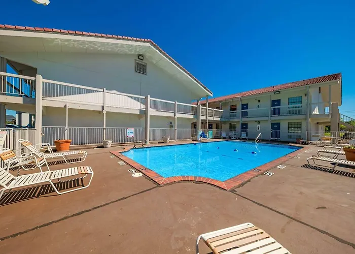 Motel 6-Dallas, Tx - Farmers Branch