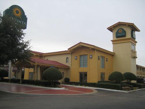 Hotel 6-dallas, Tx - 2*