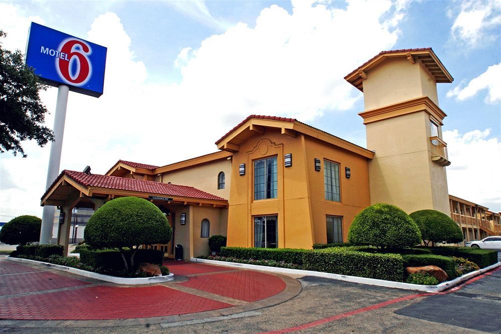 Hotel 6-dallas, Tx -
