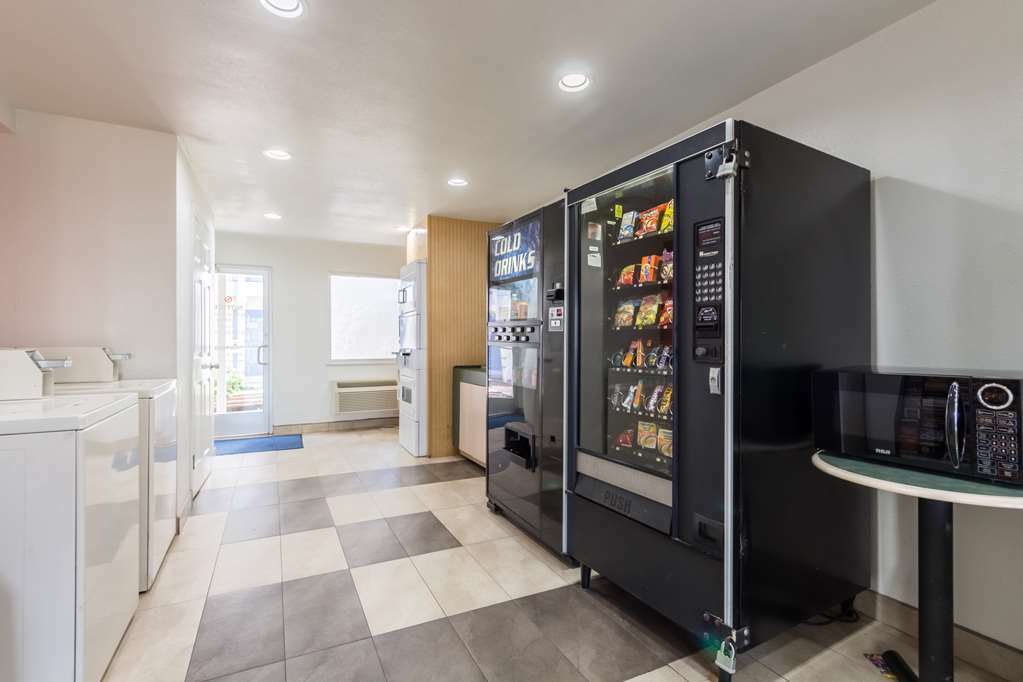 Hotel 6-dallas, Tx - Farmers Branch